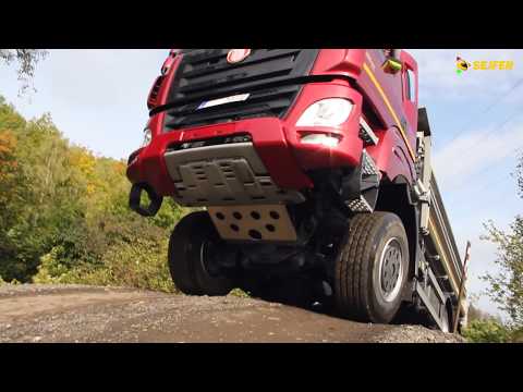 TATRA PHOENIX Euro 6 PRÄSIDENT na technicko-terénním polygonu v Ostravě