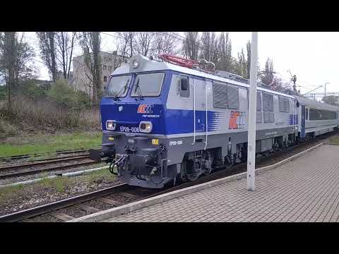 Wjazd pociągu EP09 - 006 na stacje PKP Zabrze