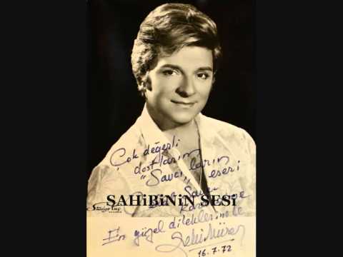 Zeki Müren - Eğilmez başın gibi gökler bulutlu efem