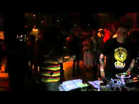 Conscious Sounds play Star Dub@Roots & Culture Antwerpen (6-4-2016)