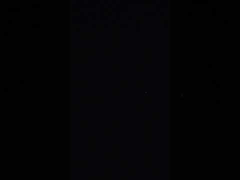 ovni con única luz verde, se apagaba, se encendía y se movía de una manera rápida y errática, Málaga