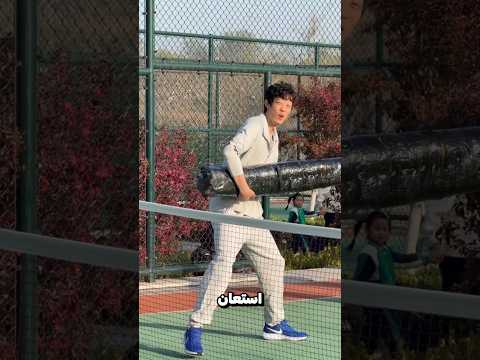 صنع أكبر مضرب ريشة 😮😅؟!