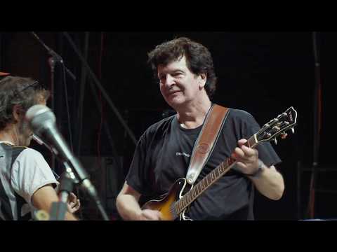 Bajaga & Instruktori - Život je nekad siv, nekad žut (U Puli lom - Live at Arena)