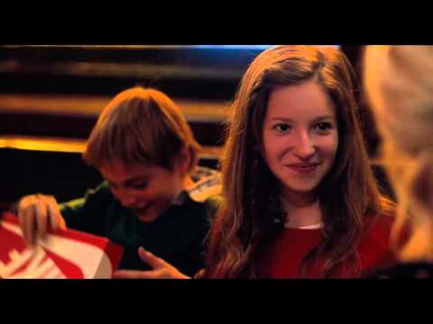 ENCORE HEUREUX - Extrait "Restaurant en famille"