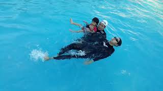 preview picture of video 'เรียนว่ายน้ำบ้านครูเจน'