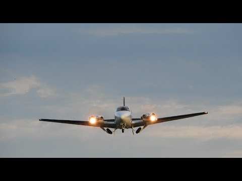 Takeoff Beechcraft Baron 58P