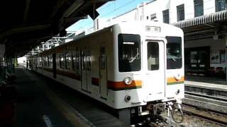 preview picture of video 'JR飯田線119系電車 辰野駅発車 Iida lines local train depart Tatsuno station'