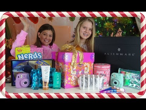 WHAT I GOT FOR CHRISTMAS || CHRISTMAS HAUL 2017 || Taylor and Vanessa