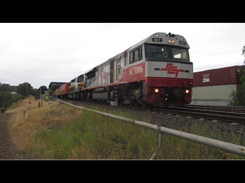SCT006, C501 & CLF2 on The 7922v up Dooen Freight + 2 Freight Trains Cross Each Other at Sim Street!