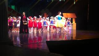 preview picture of video 'Caritas Ballet 2014 Ending Snow White'