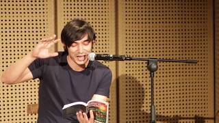 Download lagu Abimana Aryasatya Reads the short story A Piece of Twilight for My Girlfriend (By Seno Gumira Aji... mp3