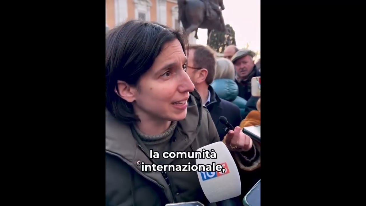 ELLY SCHLEIN IN PIAZZA PER L’IRAN: “LA COMUNITÀ INTERNAZIONALE DEVE ISOLARE IL REGIME”