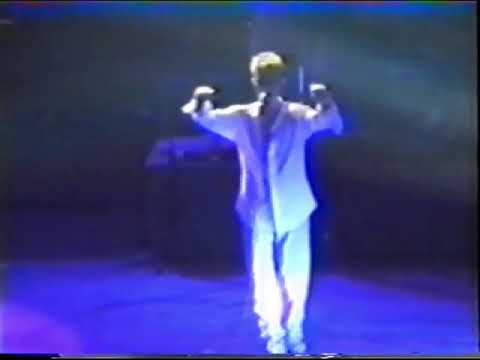 David Bowie & Gail Ann Dorsey "Oh Superman" (San Sebastian 17/07/1997)