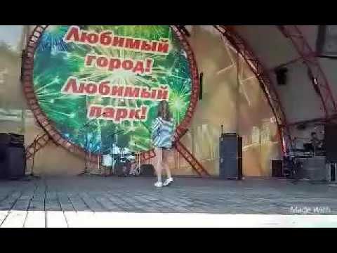 Hello Venus - Wiggle Wiggle (performance by Weiss)