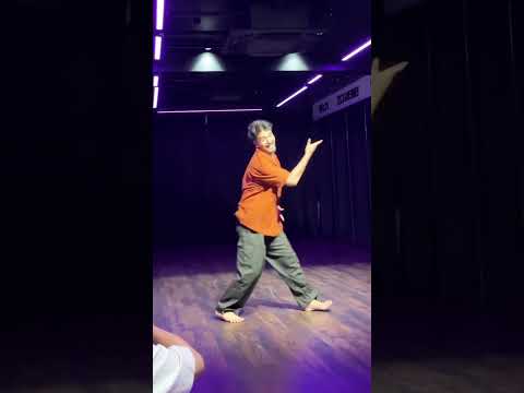 Dooron Dooron #dance #dancemoves #dancer #trendingshorts #profesionaldancer #dancesteps #hindisong