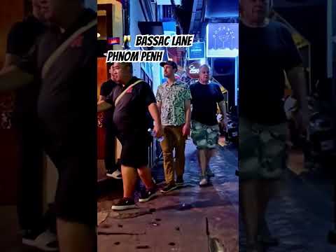 🇰🇭🥂 Bassac Lane #phnompenh #bkk1 #visitcambodia #asiantravel #hiddengems #nightlife #asia