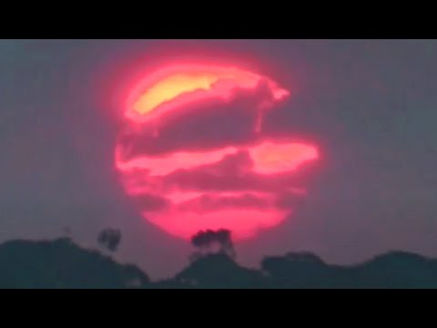 STUNNING SUNSET AFTER AUSTRALIAN BUSHFIRES Lake Colac Victoria January 2020