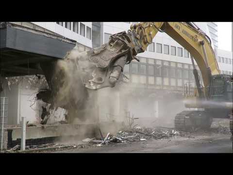 Bagger Caterpillar 390F