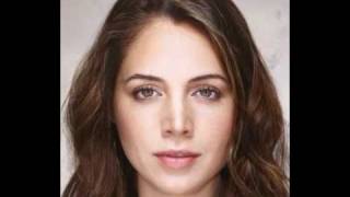 Buffy Morph no.1: Dawn (Michelle Trachtenberg) transforms into Faith (Eliza Dushku)