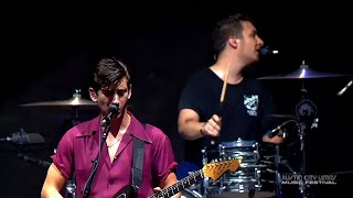 Arctic Monkeys - Knee Socks ft. Josh Homme (Live)
