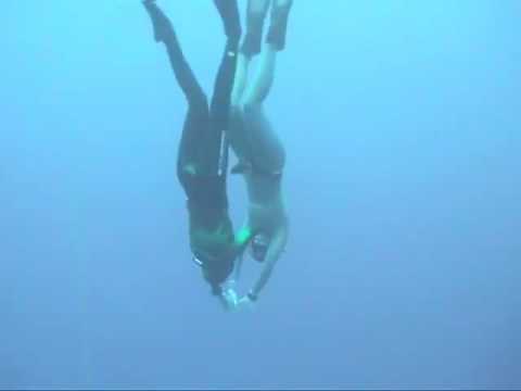 Rachel and Mandy freedive to 75ft (23m)