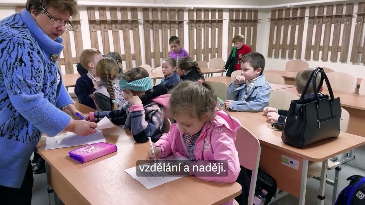 Škola znamená pro děti stabilitu, kontakt s kamarády i pocit normálního života.