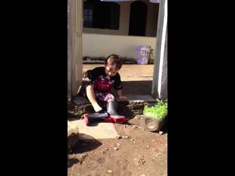 Tentando calcar a bota