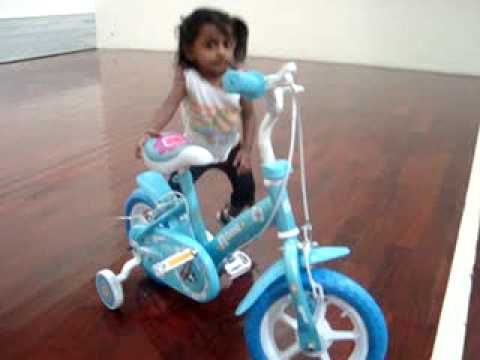 NAYONIKA   CYCLING  IN  BANGKOK