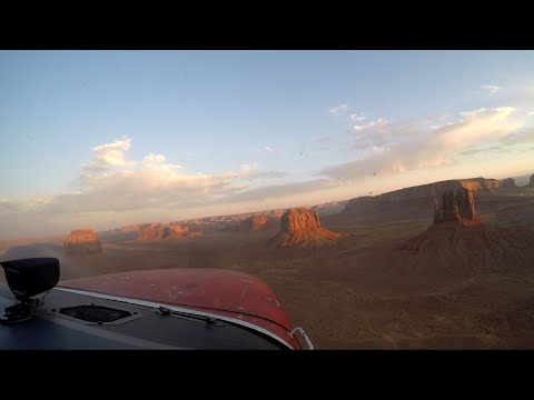 Breathtaking flight at sunset through Monument Valley with landing at Monument Valley Airport (UT25)