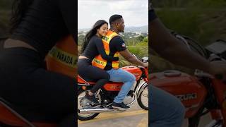 El Furgón.  Lo que las mujeres les gusta mostrar.