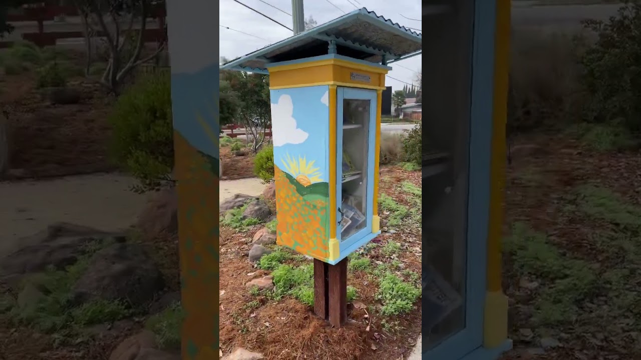 Fairwood Elementary’s Little Free Library visited by @TORCtheCAT  #books #smileswithtorc #donation
