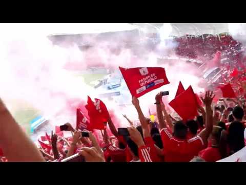 "LA HINCHADA ROJA SE TOMA CALI Y COLOMBIA PARA CELEBRAR EL ASCENSO DEL AMÃ‰RICA DE CALI" Barra: Baron Rojo Sur • Club: América de Cáli