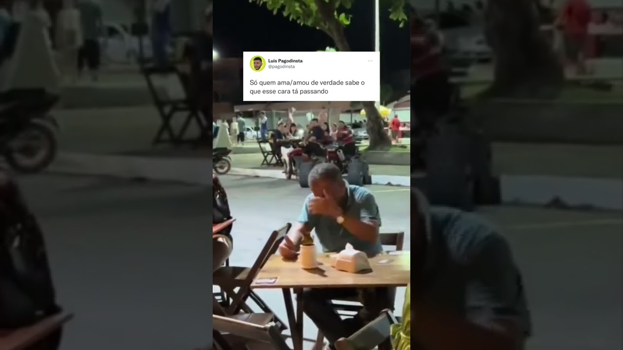 Homem chorando no bar ao som de evidências #bar #rua #meme #sofrendoporamor #evidencias