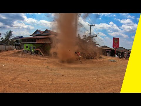 Dust Devil / Mini Tornado in Cambodia ! GoPro 2,7K