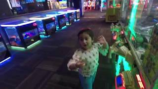 KIDS VS PARENTS PLAYING VIDEO ARCADE GAMES FAMILY FUN TIME AT GAMETIME CHALLENGE