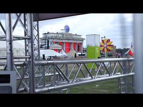 Airbeat One 2023: The journey between music, traffic jams and tent construction