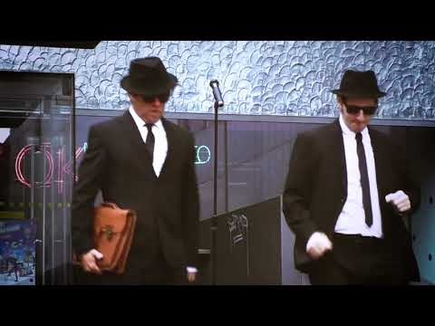 FLASHMOB The Blues Brothers am OK Platz Linz