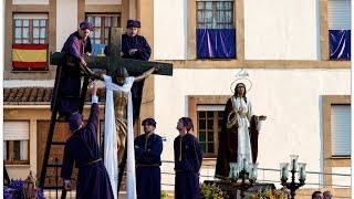 preview picture of video 'Desenclavo Viernes Santo - Semana Santa Villaviciosa 2014'