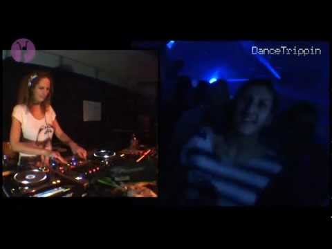 "Mario da Ragnio - suicide snake" played by MONIKA KRUSE at TimeWarp2012