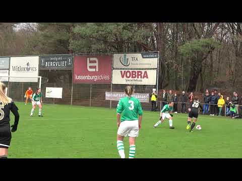 8ste finale KNVB Beker - VV Bavel - Ajax - dames - bal op de lat (bij 0-0)