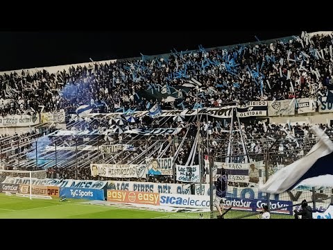 "Quilmes mi buen amigo | Quilmes - Almagro | RECIBIMIENTO A LOS JUGADORES" Barra: Indios Kilmes &bull; Club: Quilmes