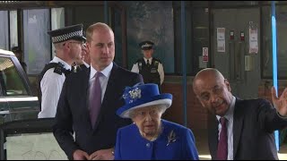 Queen visits scene of deadly London tower block blaze