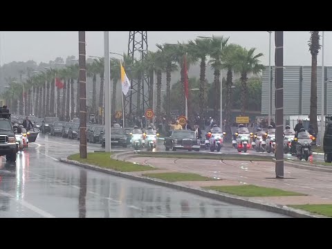 A man was seen running towards the car carrying the King of Morocco Saturday as the motorcade with the king and Pope Francis drove down a main road in Rabat. (March 30)