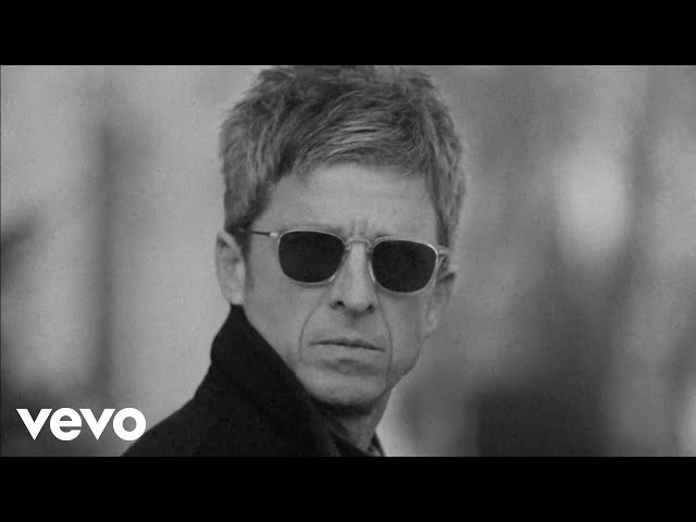 Flying On The Ground  - Noel Gallagher's High Flying Birds