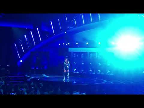 CNCO LATIN AMAS 2018 | DÍGANLE FT LESLIE GRACE & BECKY G