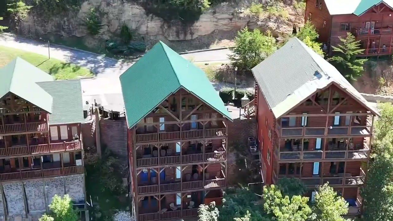 Sunset View Lodge - Large group cabin in Gatlinburg