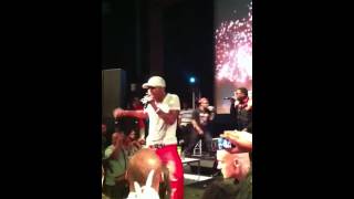 Sisqo intro How Deep is your Love