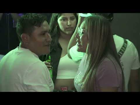 LA PARRANDA BERE - JEREMY VEGA Y SU GRUPO BRINDIS VEMZ DE LA CUMBIA...FELIZ CUMPLEAÑOS "CABEZON"