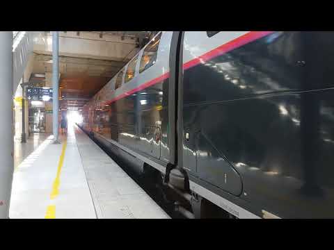 SNCF TGV' s 268 + 204 stop and departing in station Gare De Marne La Vallèe Chessy!