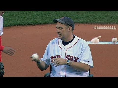 MIN@BOS: Boston bombing victim throws first pitch